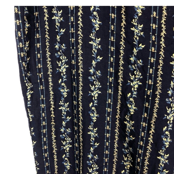 Feather Bone Navy Floral Wide Leg Cropped Pants - Picture 4 of 5